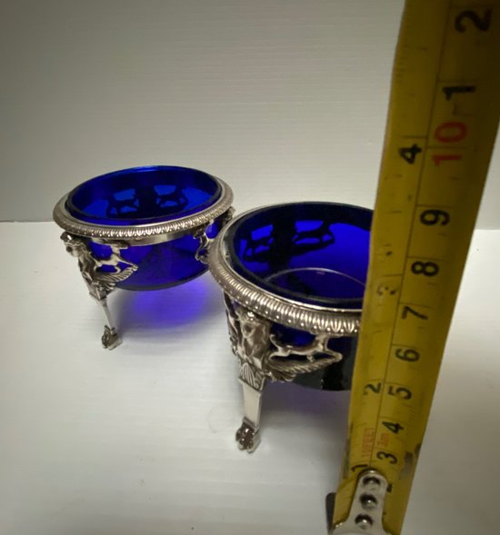 SALT AND PEPPER SHAKER IN SOLID SILVER