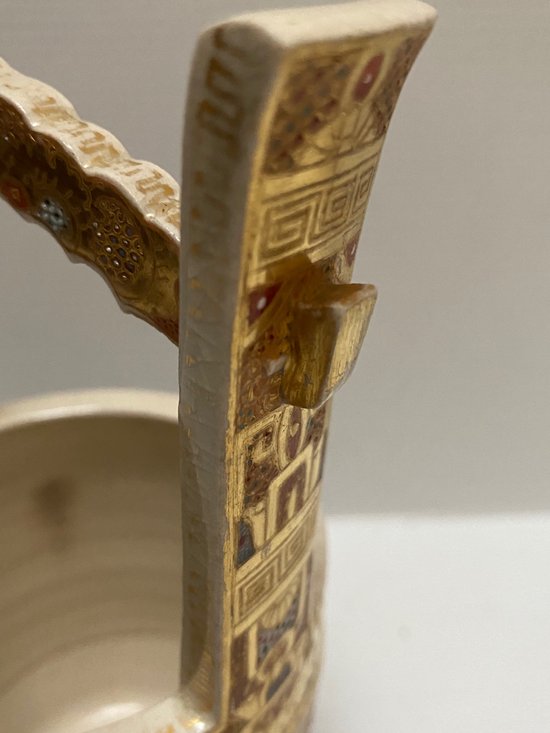 EARTHENWARE VASE OF SATZUMA