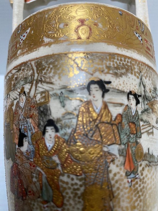 EARTHENWARE VASE OF SATZUMA
