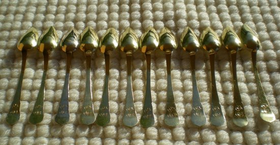 12 coffee / dessert spoons in vermeil monogram neck brace Goldsmith Philippe Berthier (Ref A 0040)