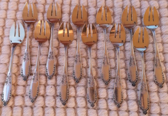 12 oyster / cake forks in silver neck brace goldsmith Joseph Crossard early twentieth (D 0144)