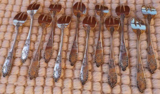 12 oyster / cake forks in silver neck brace goldsmith Joseph Crossard early twentieth (D 0144)
