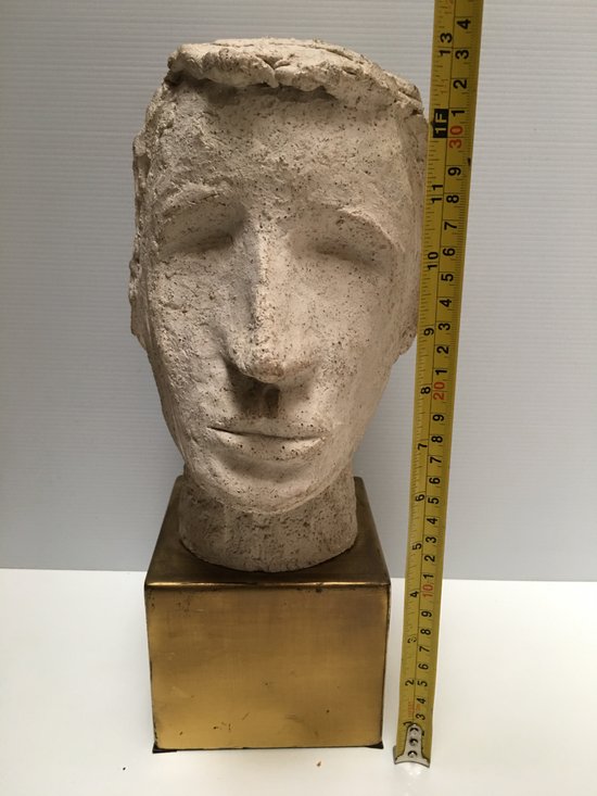 Busto di giovane 1960/70