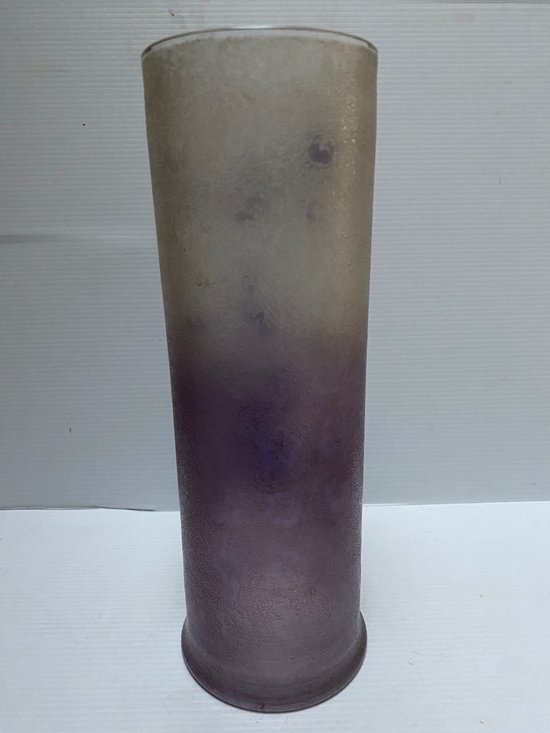VASE AUS EMAILLIERTEM HALBKRISTALL