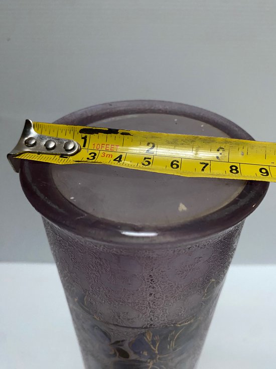 VASE AUS EMAILLIERTEM HALBKRISTALL