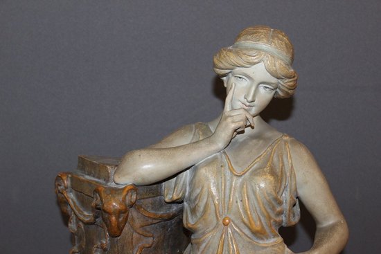 Terracotta policroma raffigurante una donna 1900 ca.
