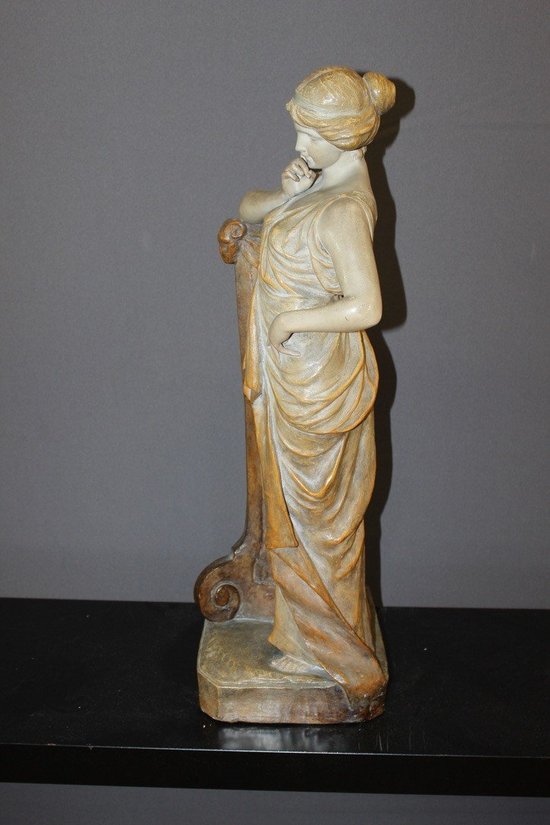 Terracotta policroma raffigurante una donna 1900 ca.