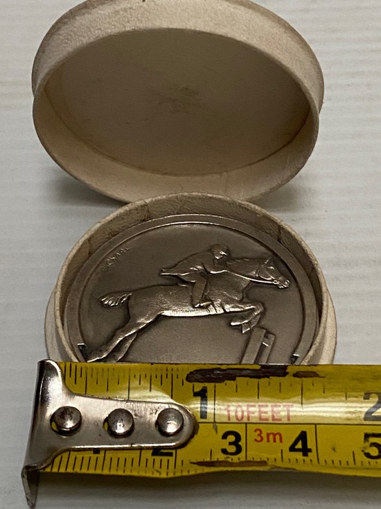 MEDAILLE AUS VERSILBERTER BRONZE