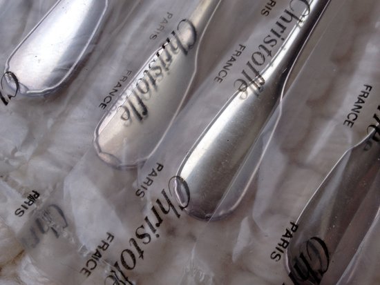 12 Christofle "Versailles" silver cake forks in blister pack (ref MA 0527)