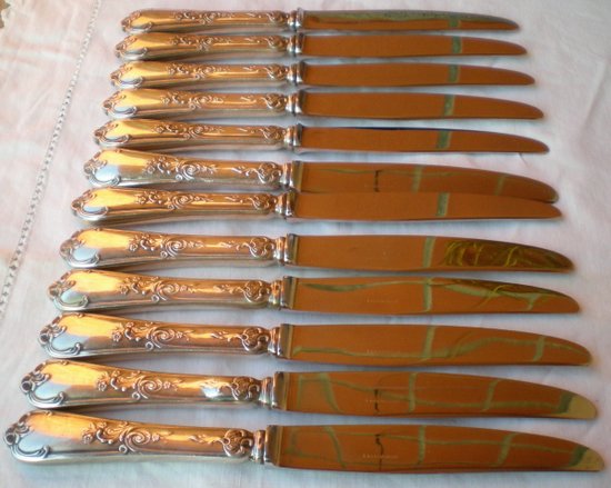 12 Louis XV style table knives