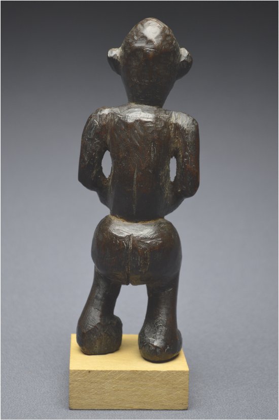 Tanzanie, Peuple Zigwa, Milieu du XXème siècle, Ancienne statuette anthropomorphe à patine brillante