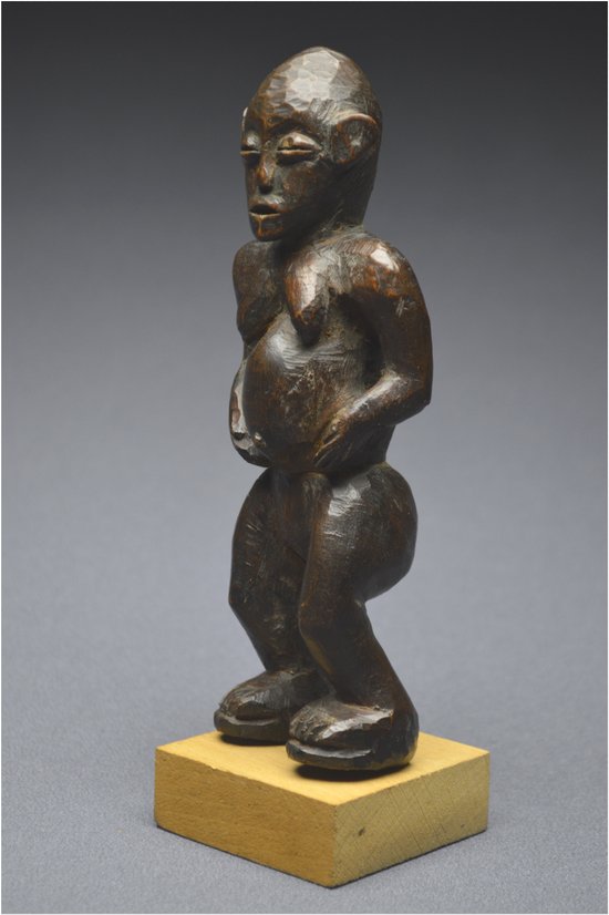 Tanzanie, Peuple Zigwa, Milieu du XXème siècle, Ancienne statuette anthropomorphe à patine brillante