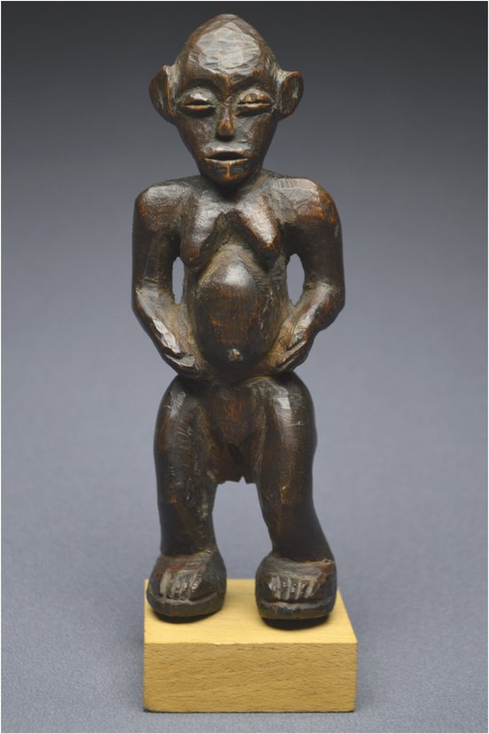 Tanzanie, Peuple Zigwa, Milieu du XXème siècle, Ancienne statuette anthropomorphe à patine brillante