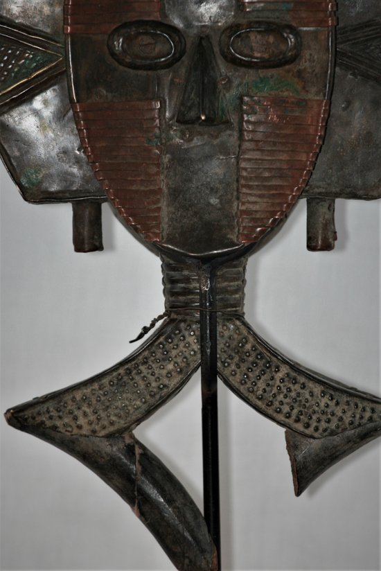 Important Janus kota reliquary figure, Gabon.