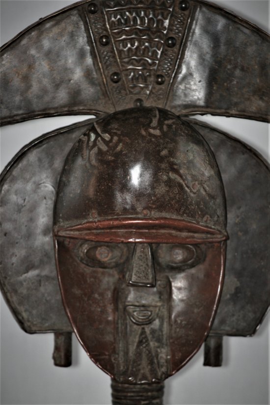 Important Janus kota reliquary figure, Gabon.