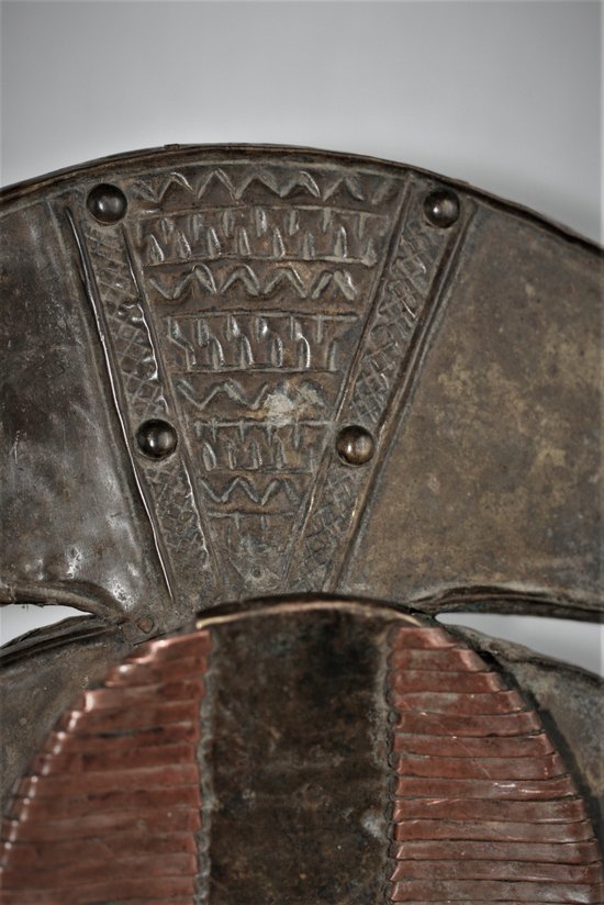 Important Janus kota reliquary figure, Gabon.