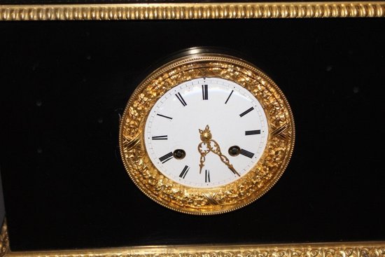 Restoration period clock with Lion of Venice in marble and gilt bronze