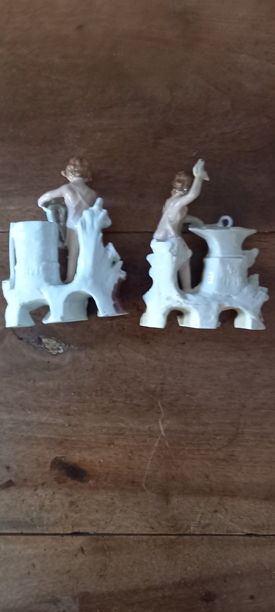 Figurines en porcelaine vernissées/ sujets métiers XXème