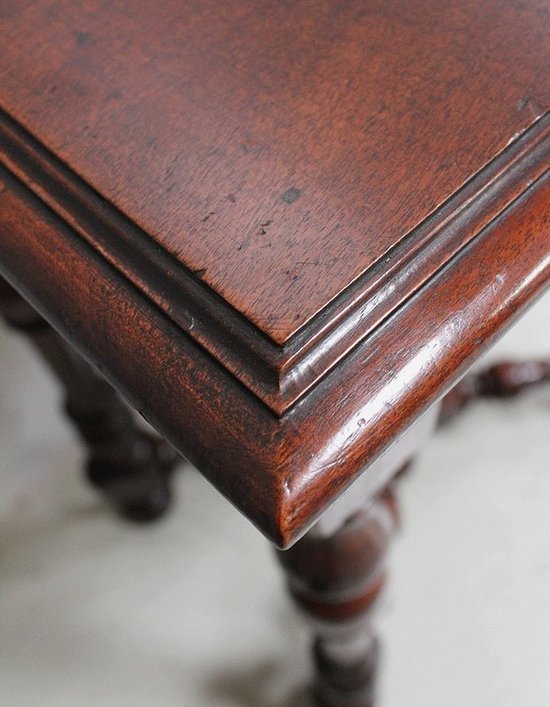 Small table in solid Walnut, Louis XIV style - 1st part of the XIXth century