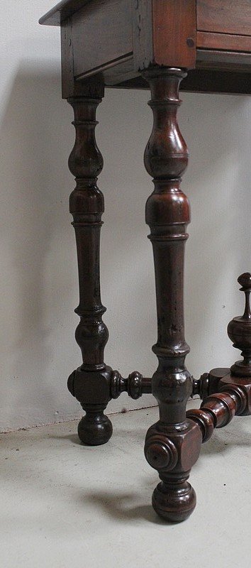 Small table in solid Walnut, Louis XIV style - 1st part of the XIXth century