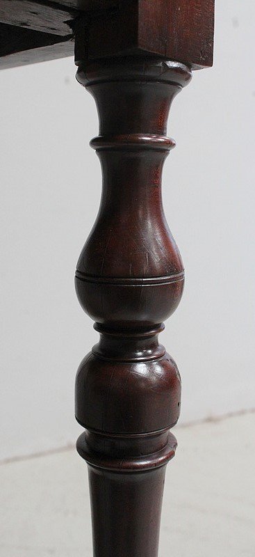 Small table in solid Walnut, Louis XIV style - 1st part of the XIXth century