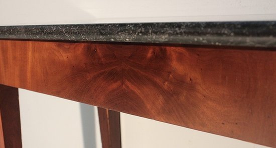 Petite Table Console en Placage de Ronce d'Acajou, goût Directoire - 1ère partie du XIXe