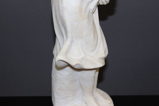 Scultura in alabastro di giovane donna con rose 1900 ca.