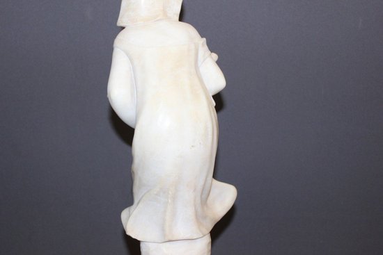 Scultura in alabastro di giovane donna con rose 1900 ca.