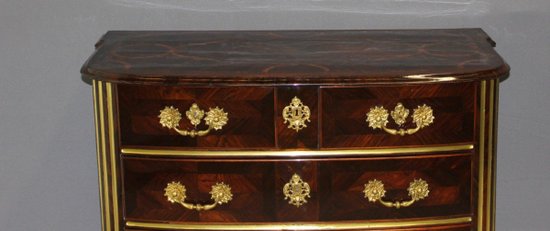 Commode d'époque Régence En Palissandre