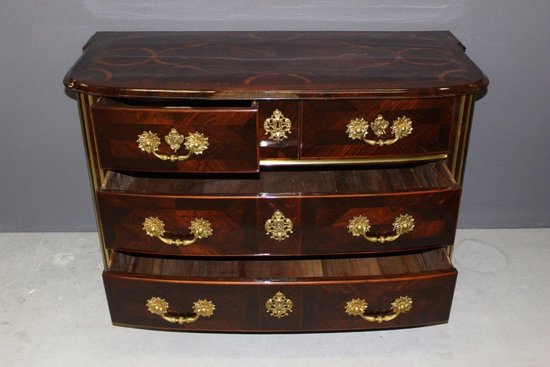 Commode d'époque Régence En Palissandre