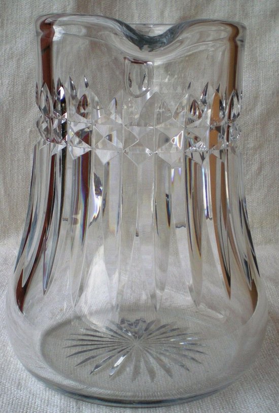 Graziosa brocca per l'acqua modello "Buckingham" in cristallo trasparente BACCARAT (ref D 0073)