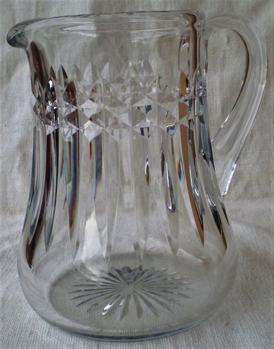 Graziosa brocca per l'acqua modello "Buckingham" in cristallo trasparente BACCARAT (ref D 0073)