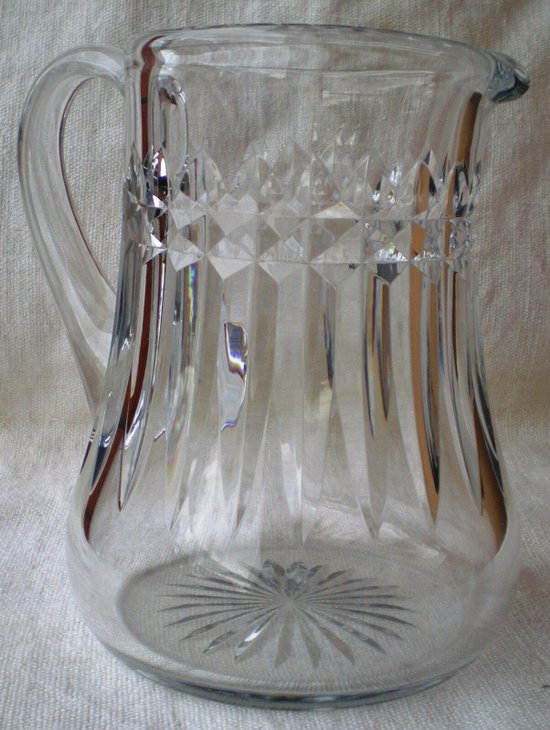 Graziosa brocca per l'acqua modello "Buckingham" in cristallo trasparente BACCARAT (ref D 0073)