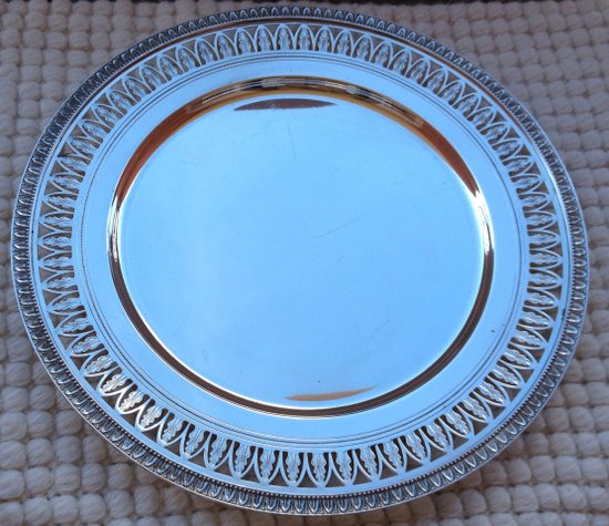 Round dish in silver plated silver plated with openwork decoration diameter 36 cm (ref MA 0535)