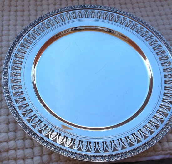 Round dish in silver plated silver plated with openwork decoration diameter 36 cm (ref MA 0535)