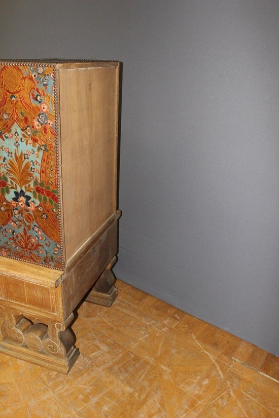 Art-Deco-Schrank Aus Geprägtem Leder Und Gekälkter Eiche Im Neoklassizistischen Stil 1940