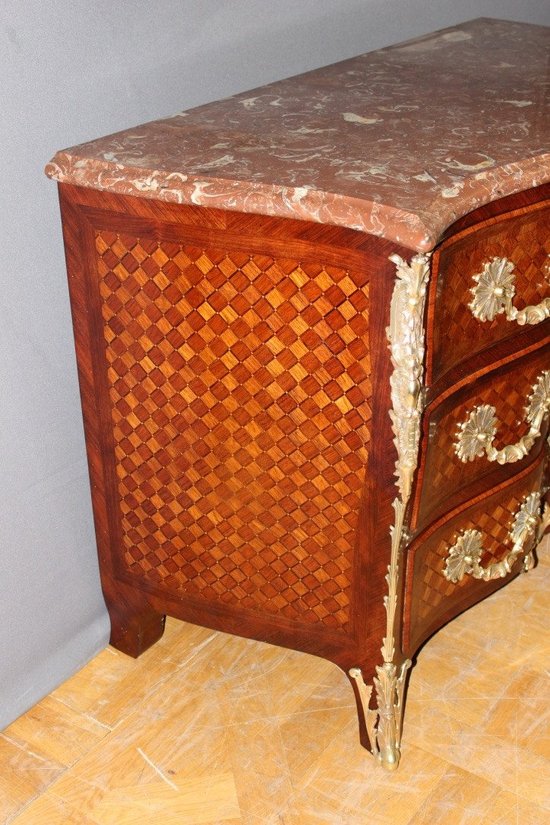 Cassettiera a balestra Luigi XIV con intarsio a cubetti