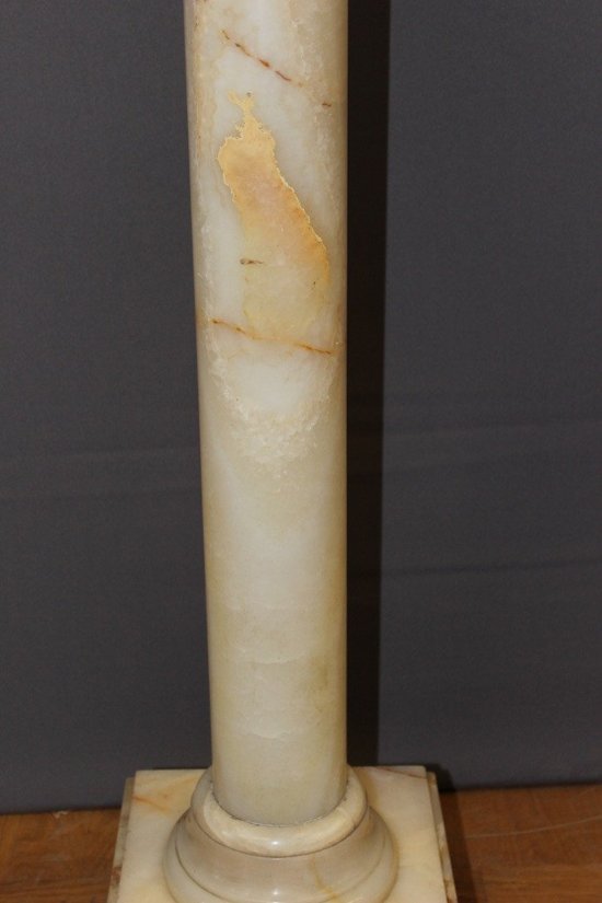Colonne De Présentation En Onyx à Plateau Pivotant