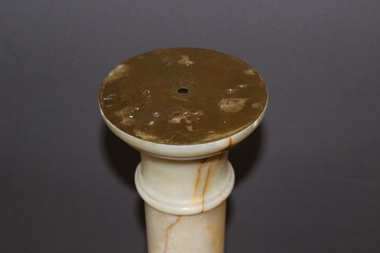 Colonne De Présentation En Onyx à Plateau Pivotant