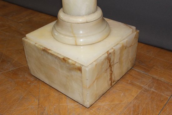 Colonne De Présentation En Onyx à Plateau Pivotant