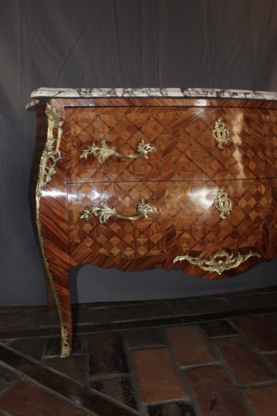 Kommode Im Stil von Louis XV In Würfel Intarsien