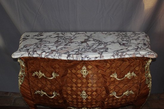 Kommode Im Stil von Louis XV In Würfel Intarsien