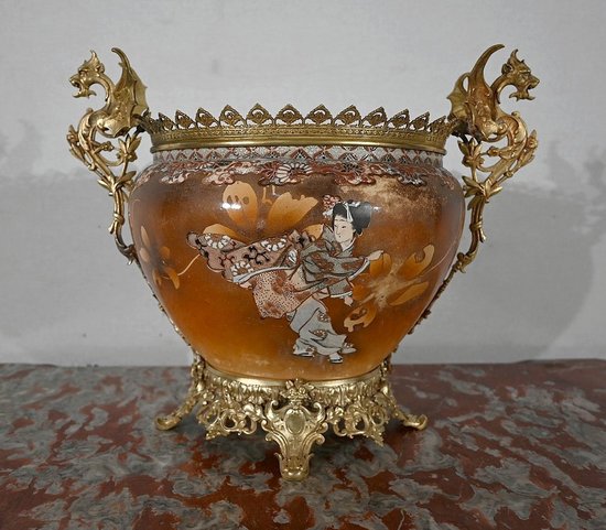 Important Porcelain Cache-pot, Japan - Late 19th century