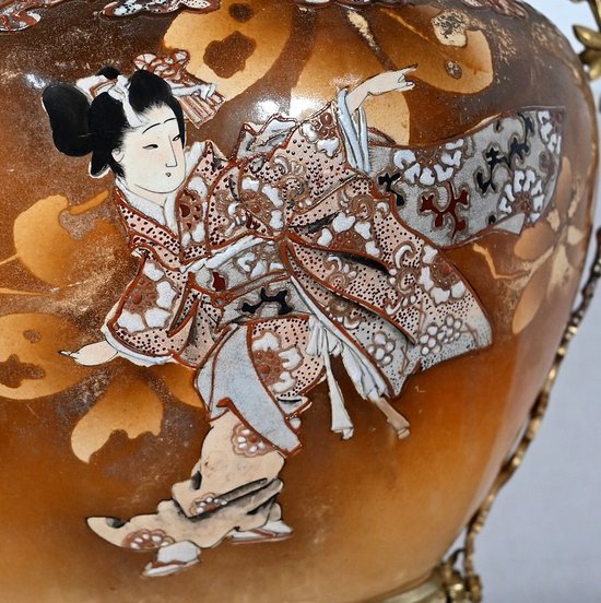 Important Porcelain Cache-pot, Japan - Late 19th century