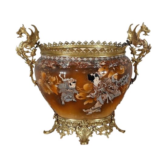 Important Porcelain Cache-pot, Japan - Late 19th century