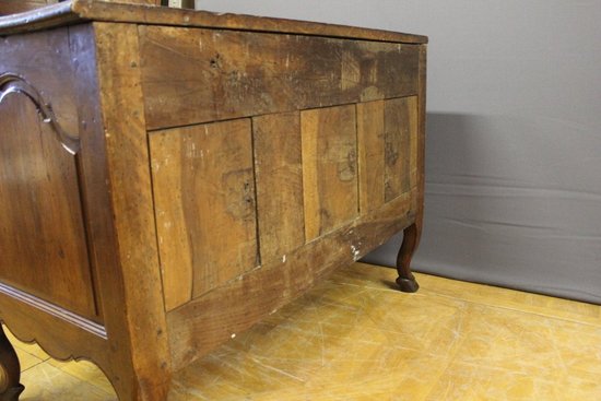 Commode Provençale En Noyer Dite Sauteuse XVIII