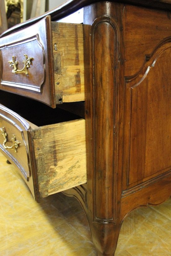 Commode Provençale En Noyer Dite Sauteuse XVIII