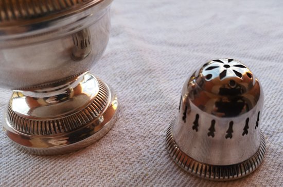 Elegant silver metal sprinkler gadroon model (ref D 0095)