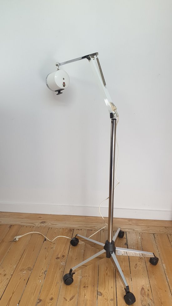 Lampe médicale circa 1980