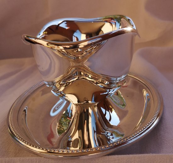 Christofle silver plated "Perles" model gravy boat (ref MA 0628)